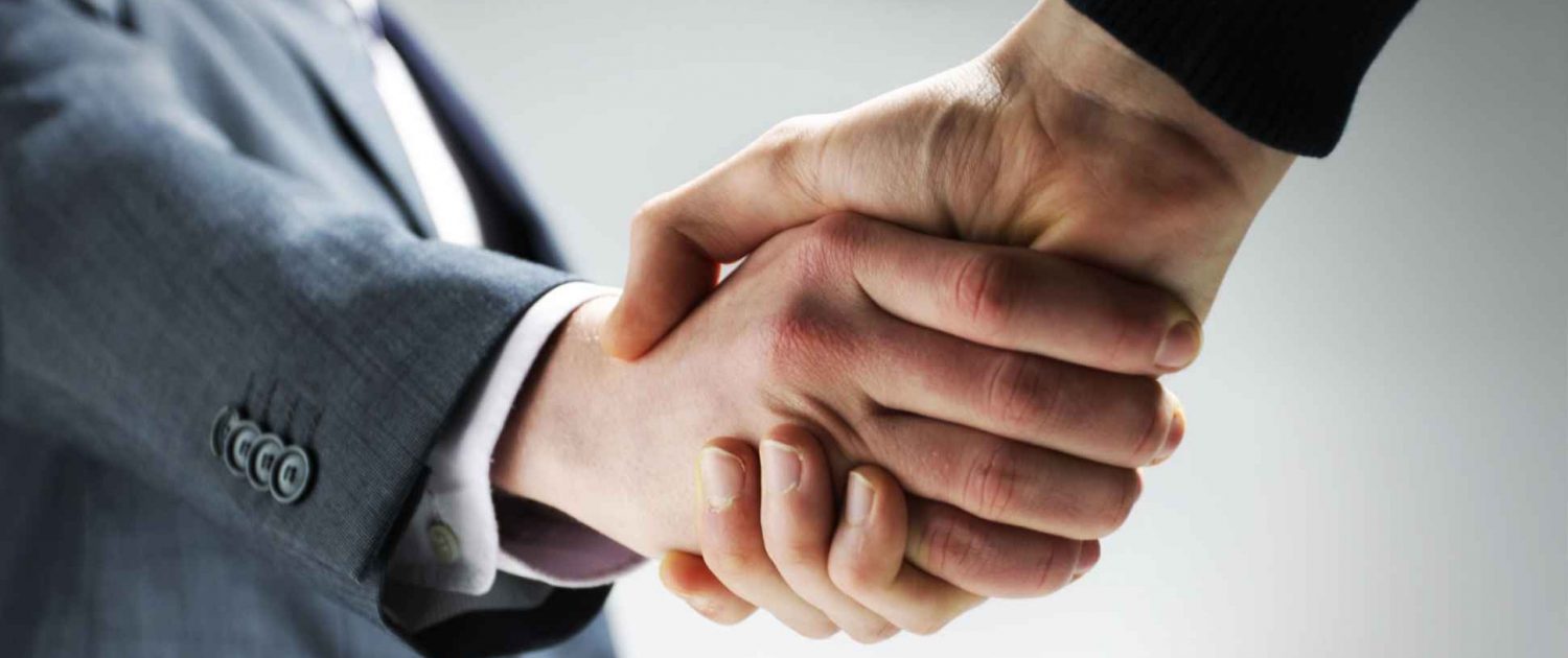 handshake-pano_19966